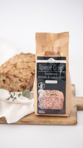 MIESZANKA CHLEBA BEZGLUTENOWEGO Z CZARNUSZKĄ 500 g - PIĘĆ PRZEMIAN